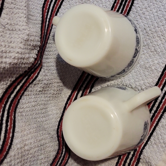 Vintage Corelle Corning Old Town Blue Onion coffee mugs - Picture 4 of 4